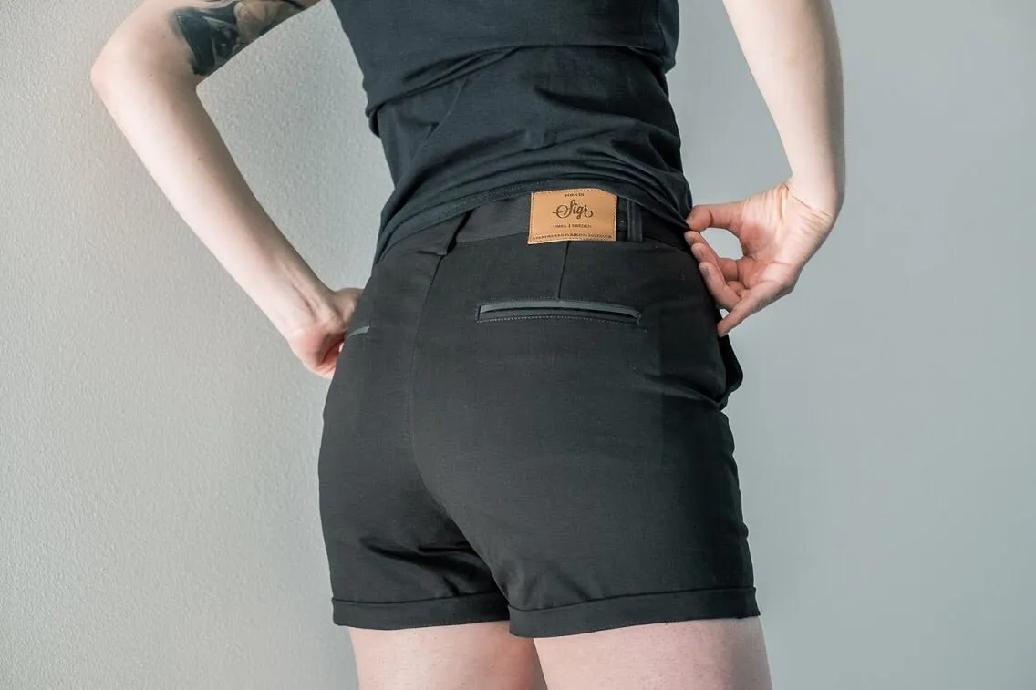 Strandvägen Women's Black Cycling Chino Shorts