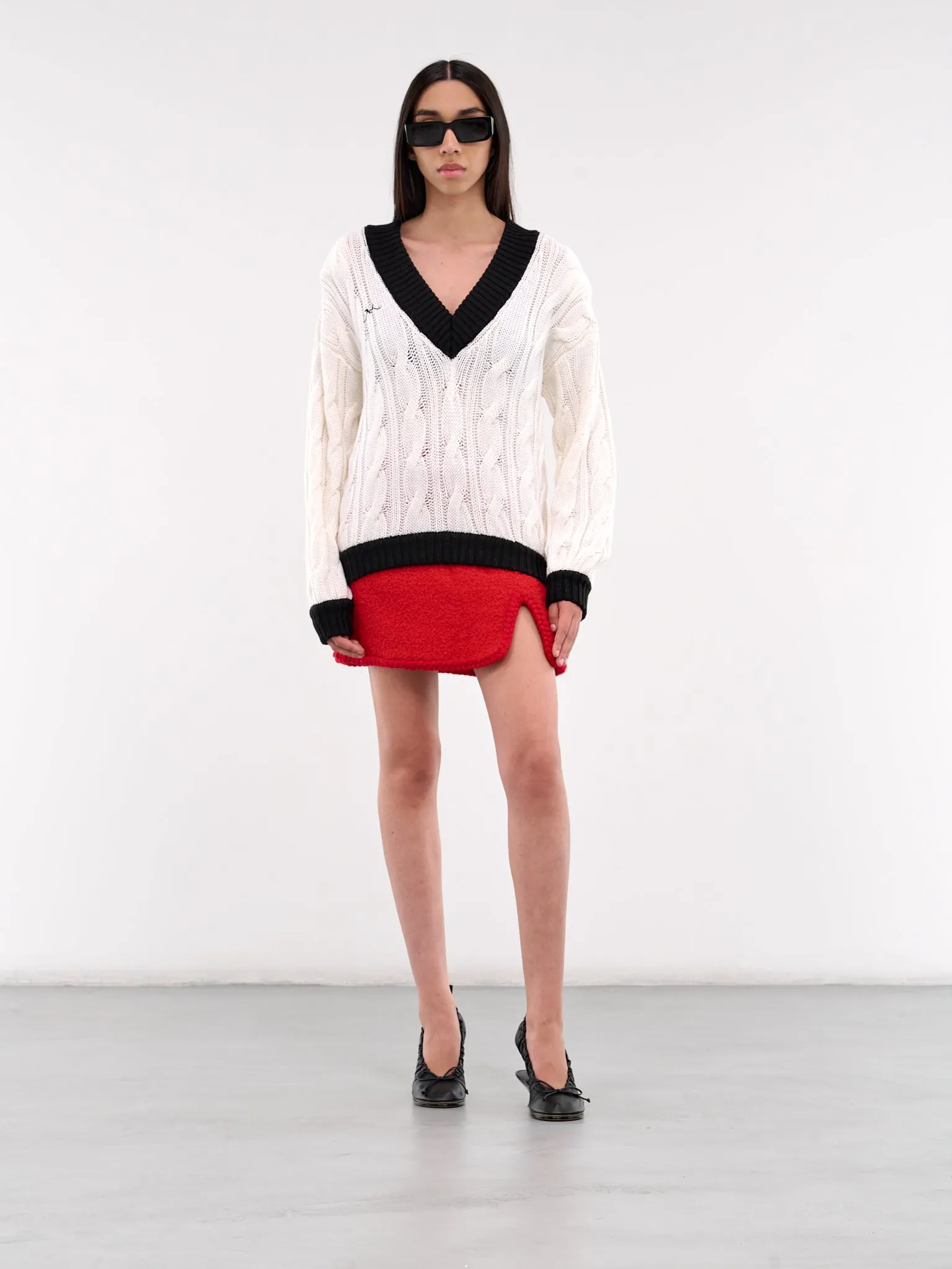 V-Neck Knit Sweater (RR-K043-WHITE-BLACK)