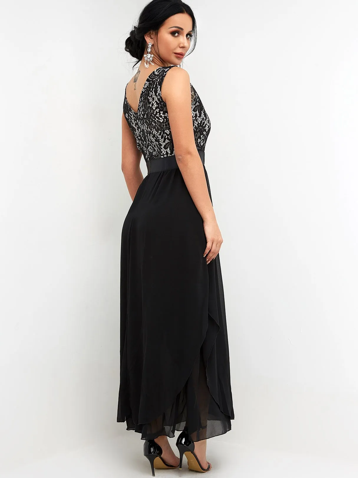 Wholesale Black Round Neck Sleeveless Lace Partially Lined Flounced Hem High-Waisted Maxi Dresses